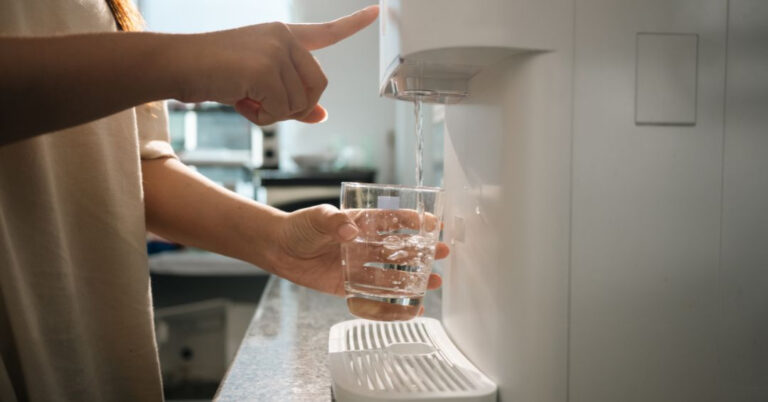 Conserto de Purificador de Água em Porto Alegre | Assistência Perto de Mim agua sem controle de temperatura